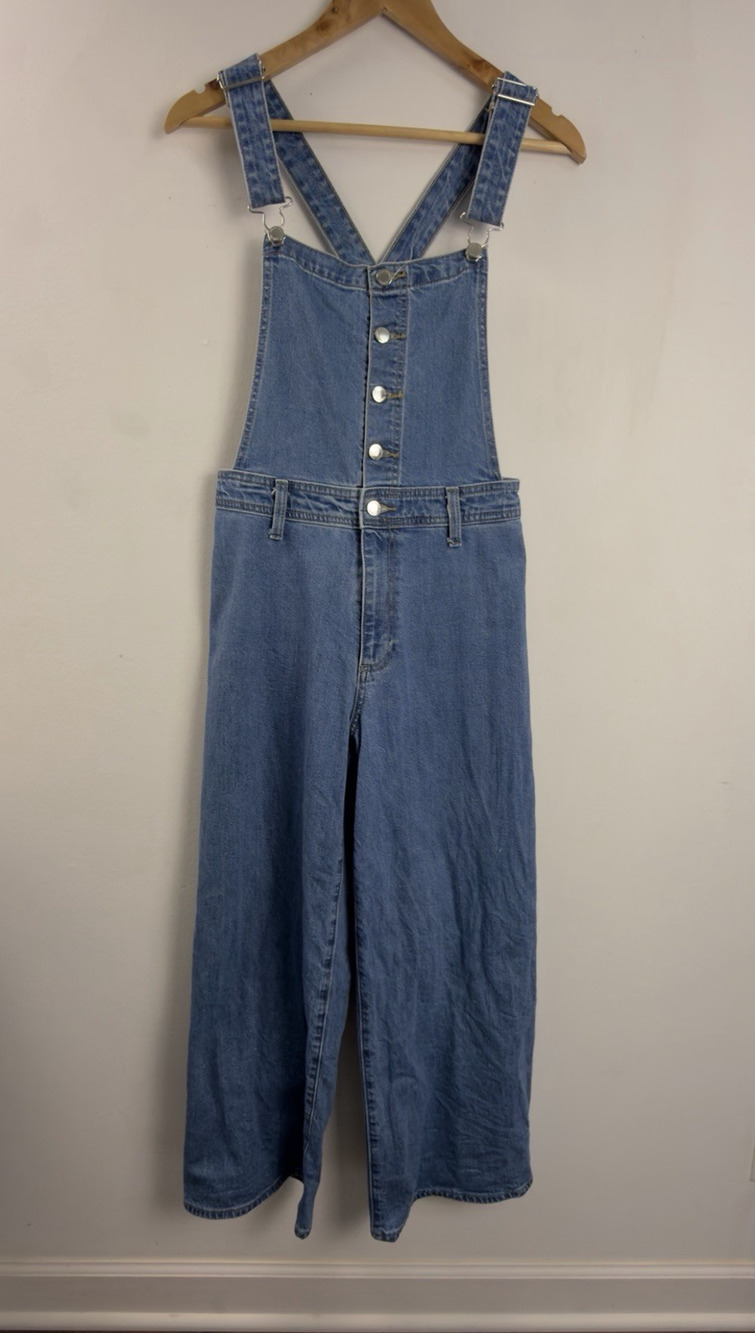 Universal Thread Women’s Denim Bibbed Wide Leg Overalls Size 6